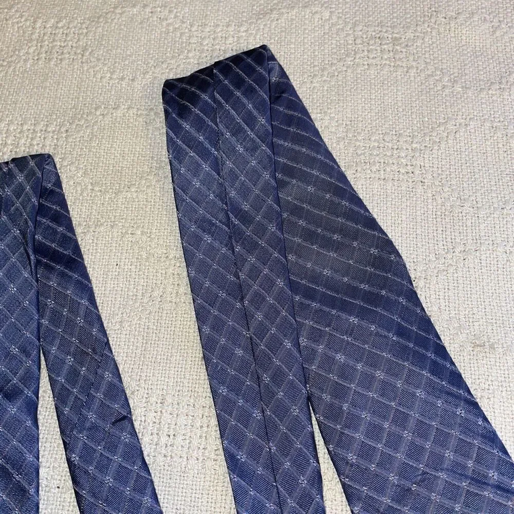 Hugo Boss Dress Tie Men’s Size 59 Long 3 Wide Blue Striped 100% Silk Italy